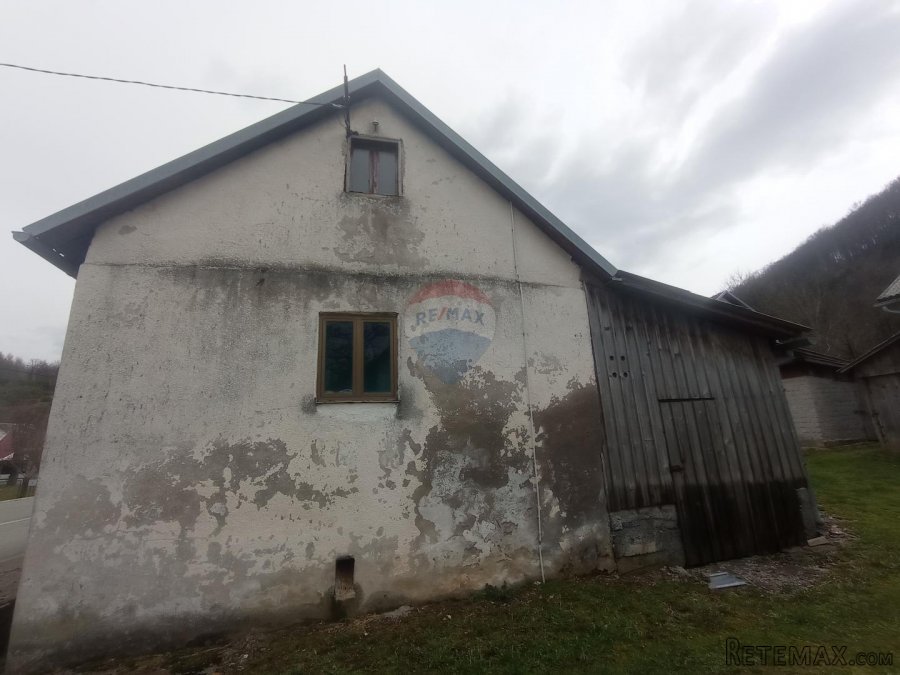 Lika,Drežnica,dvojna kuća sa zemljištem 25200 m2 - 2