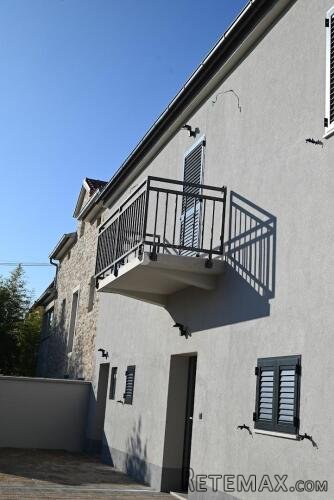 Nova kuća u Funtani sa 3 apartmana - 2
