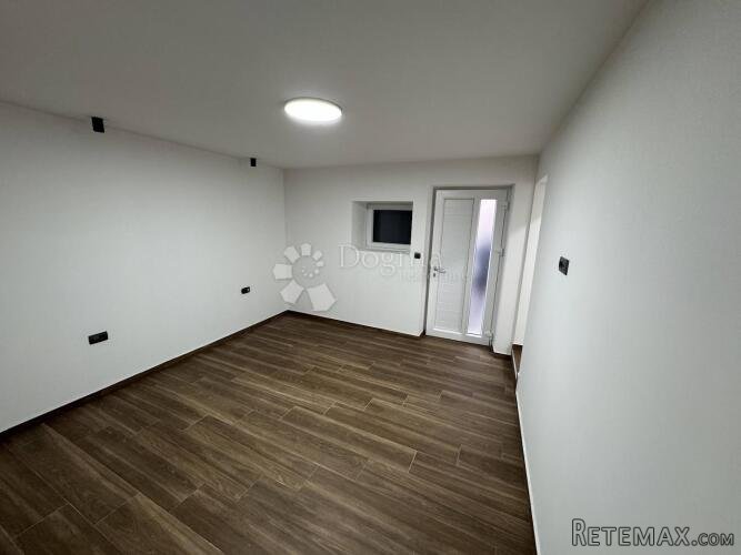 Nova kuća u Funtani sa 3 apartmana - 3