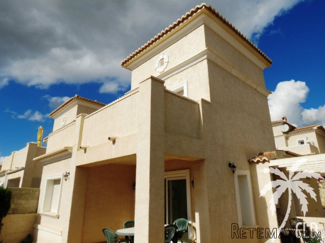 This villa is located in a quiet community, 1km from the.. - 3