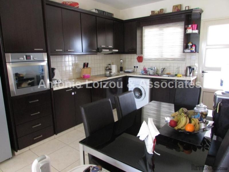 Three Bedroom Semi-Detached House in.. - 2