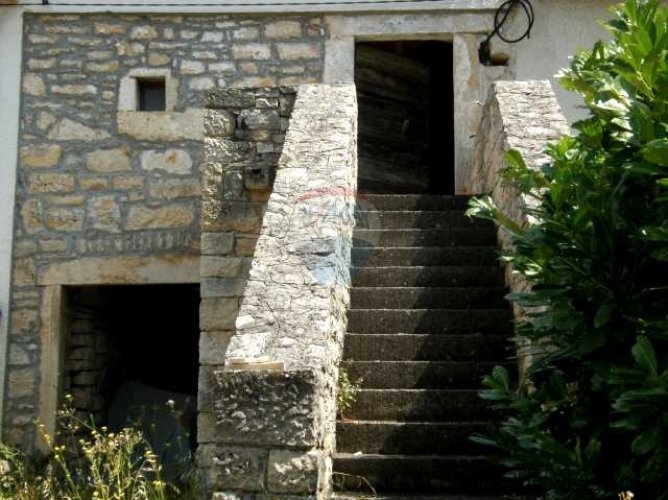 Kamena kuća - 2