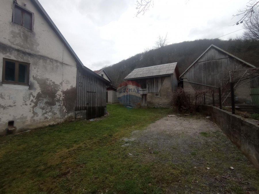 Lika,Drežnica,dvojna kuća sa zemljištem 25200 m2 - 7