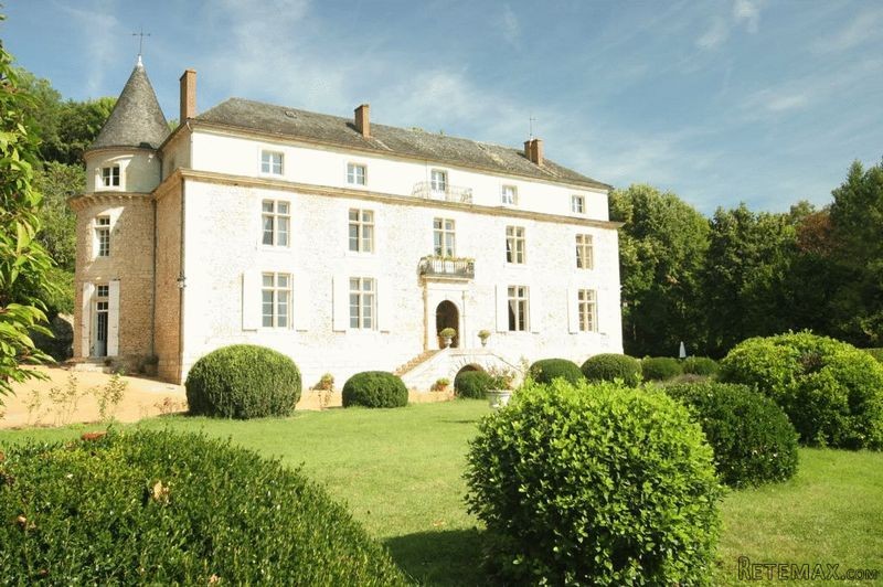 Proud Perigordine Chateau, Perigueux..