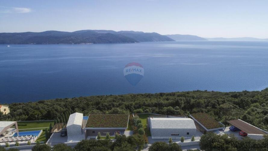 Istra, Plomin građevinski teren sa otvorenim pogledom na mor