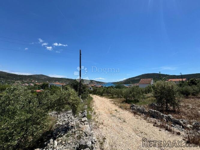 GRAĐEVINSKO ZEMLJIŠTE VINIŠĆE - 2