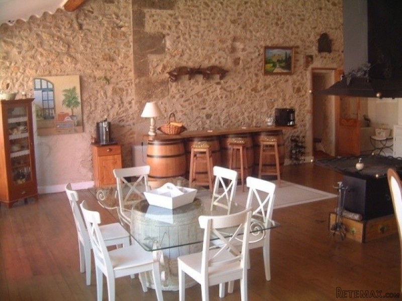 Beautiful Stone Home With 240 M2 Of.. - 2