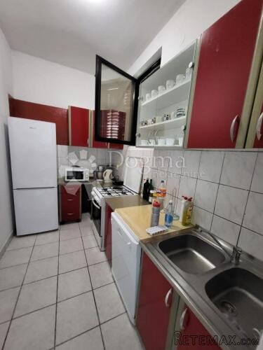 PULAC, samostojeća kuća sa tri stana - 3