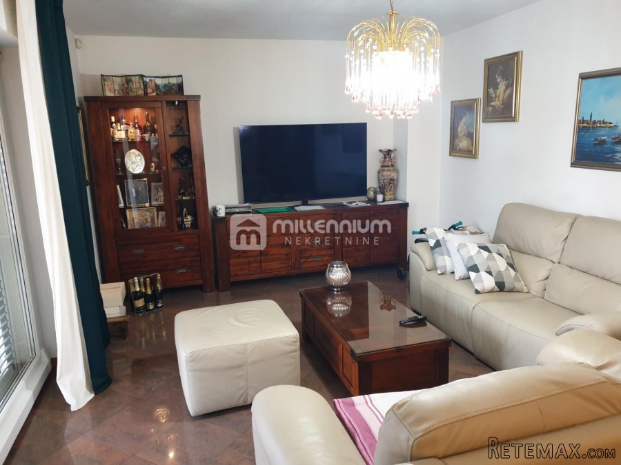 Selce, 344m2, samostojeća kuća s tri stana i bazenom - 4