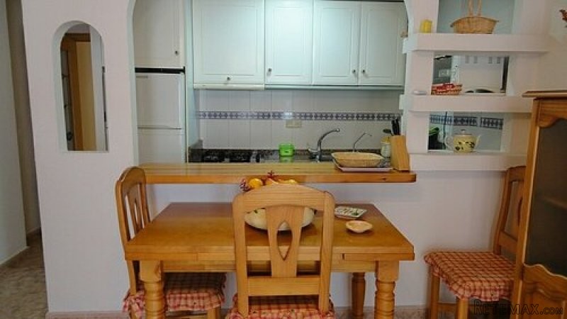 2 BED APARTMENT ONLY 100 METRES TO BEACH - 2