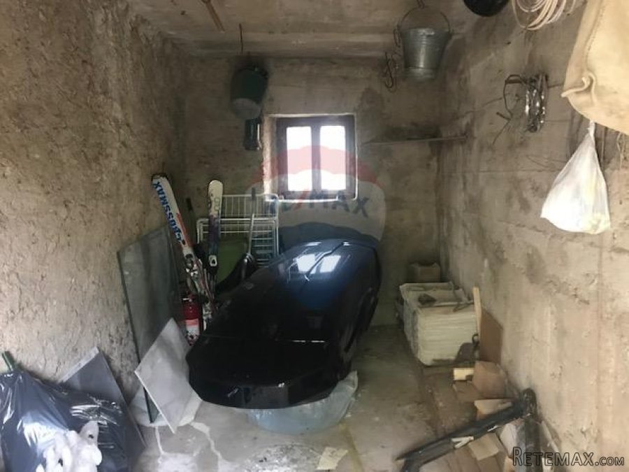 Otok Krk, Dobrinj, autohtona samostojeća kuća, 150 m2, s pog - 7