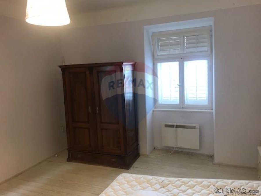 Otok Krk, Dobrinj, autohtona samostojeća kuća, 150 m2, s pog - 9