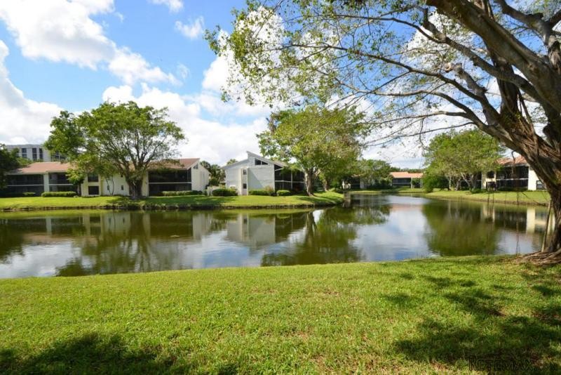 6774 Willow Wood Dr #1102, Boca Raton.. - 2