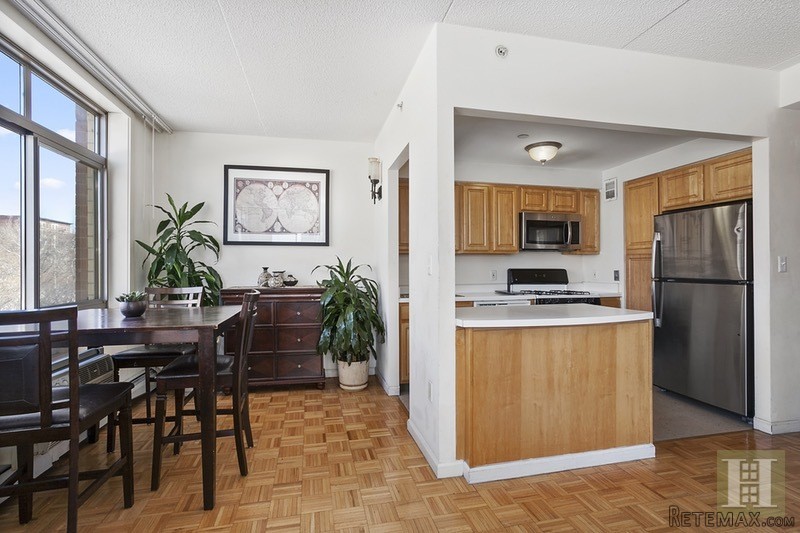 3 bedroom Apartment For Sale: 102.. - 2