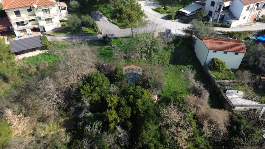 Istra, Buje - Atraktivno građevinsko zemljište za višestambe - 2