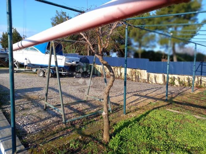 Istarsko Imanje od 5000 m² s Više Objekata i Parkom - 3