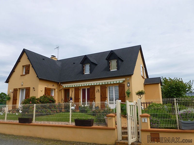 Large Detached House with Conservatory