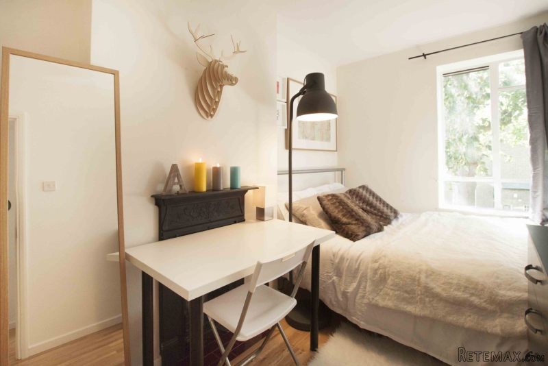 Single with double bed near Old Street..