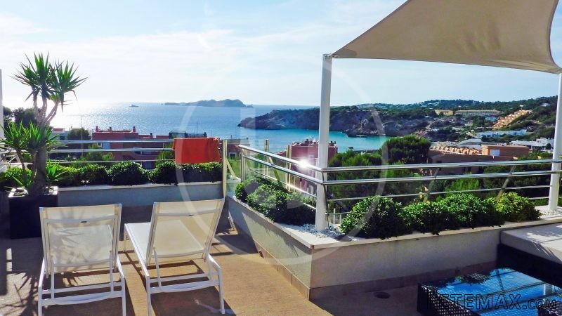 Penthouse with seaviews in Cala Tarida - 2