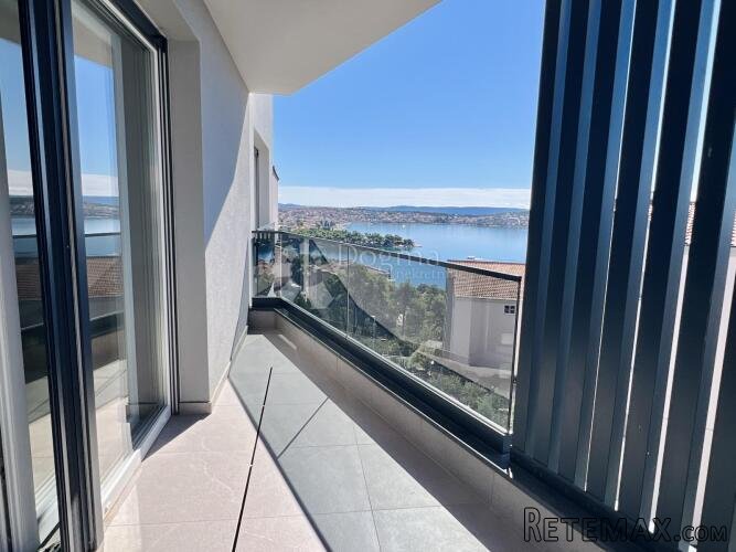 Novogradnja, Penthouse s krovnom terasom, 2 garažna PM i ost