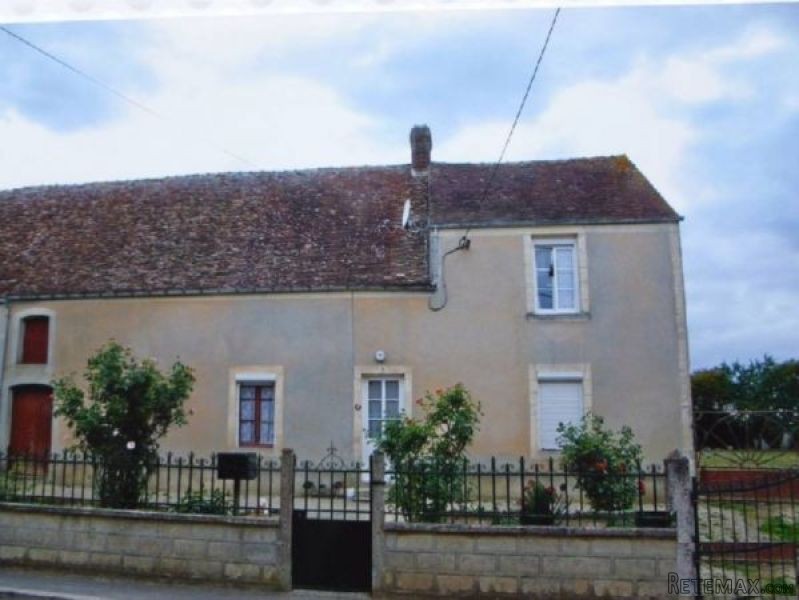 Village House with Garden and 4 Garages