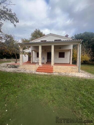 Kuća i prostrano zemljište 11.090 m2