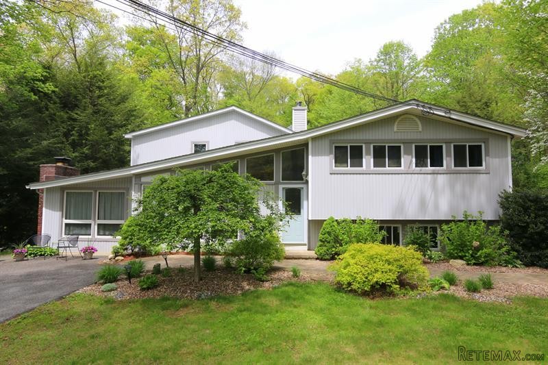 3 bedroom House For Sale: 1066 Barberry..