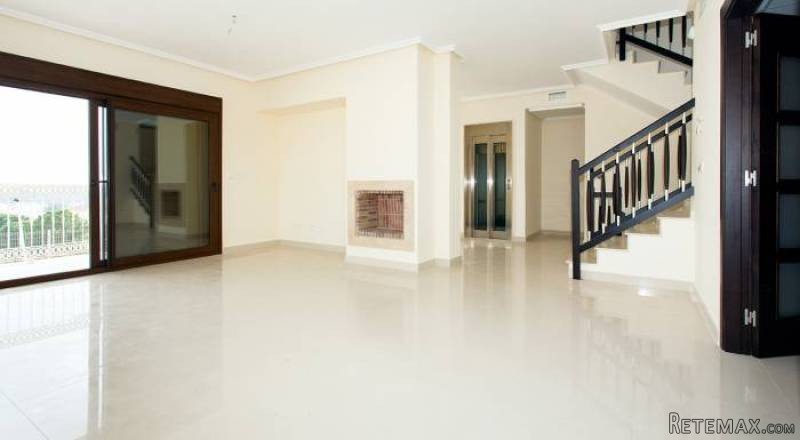 5 Bedroom 5 Bathroom Villa In Ciudad.. - 2