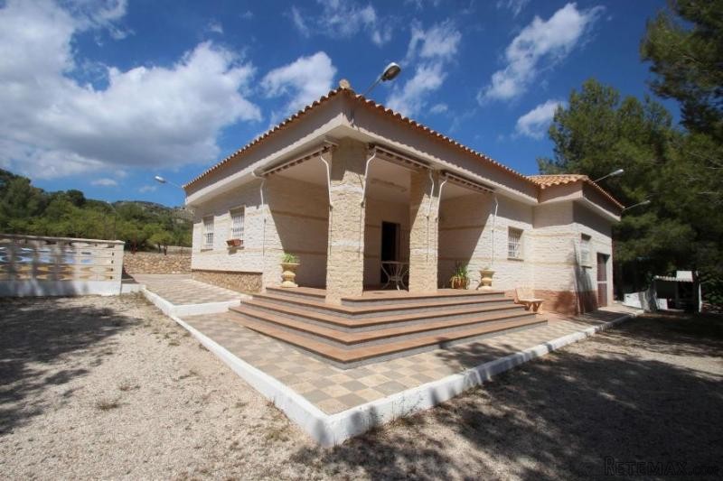 4 Bedrooms - Villa - Alicante - For Sale