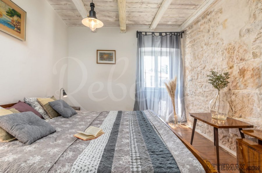 Vodnjan, okolica, kamena istarska kuća, 4 spavaće sobe