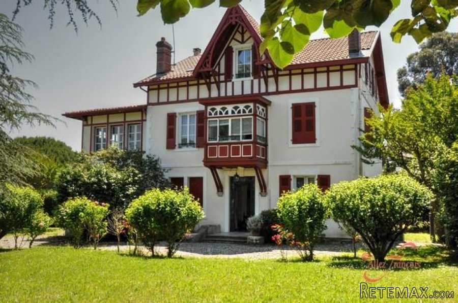 Bayonne (64) - Bourgeoise Bayonnaise house of almost 260 m2..