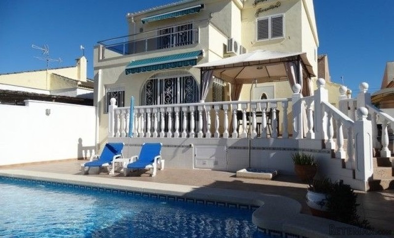 Detached Villa In San Luis/chaparral..