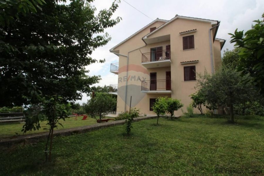 Ičići -Kuća sa 3 stana - 2