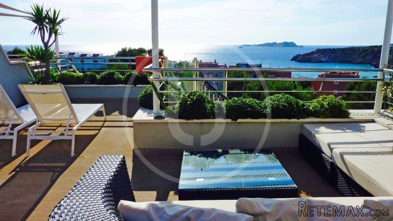 Penthouse with seaviews in Cala Tarida