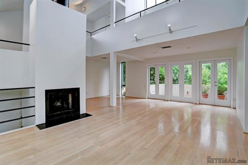 4 bedroom House For Sale: 2330 Albans.. - 2