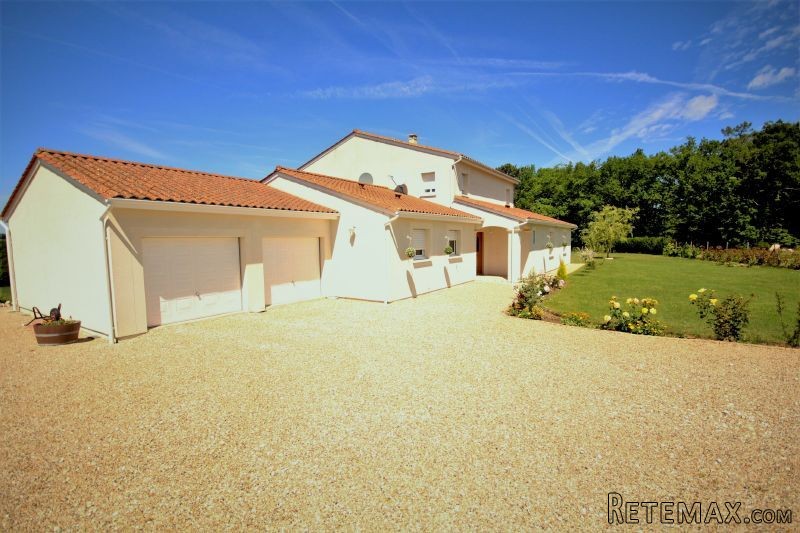 APS3062 Stunning 3/4 bedroom..