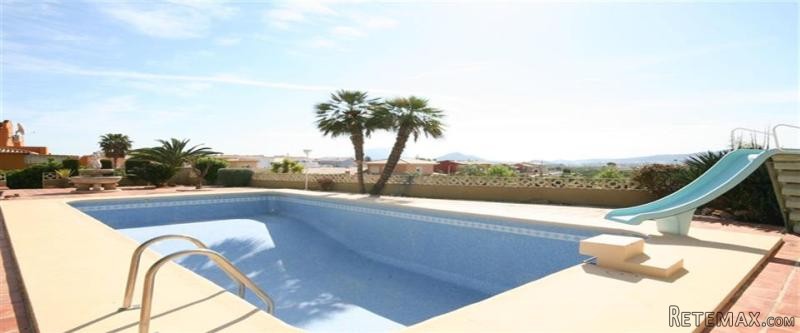 4 Bedrooms - Villa - Alicante - For Sale