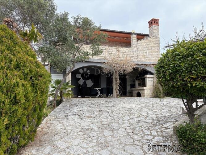 KUĆA NA IZVANREDNOJ LOKACIJI-GRAD KRK - 2