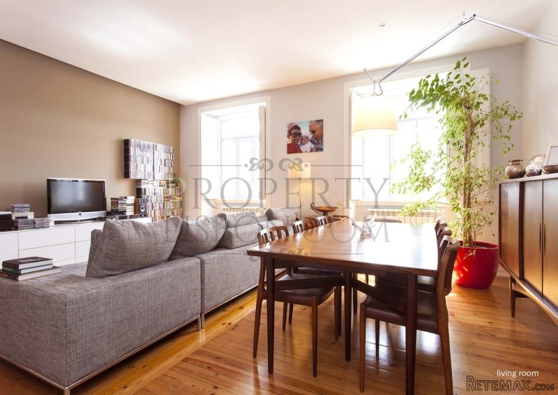 4 Bed full river views, communal..