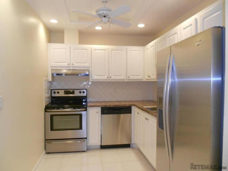 10098 40th Dr S #284, Boynton Beach, FL..