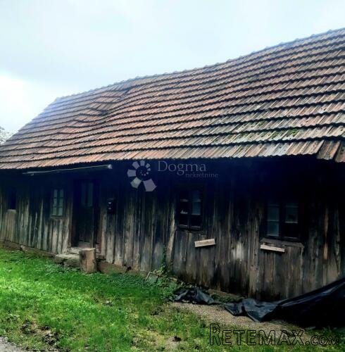 Imanje u Ogulinu sa građevinskom dozvolom