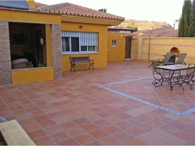 Villa - Very beautiful and well-kept..