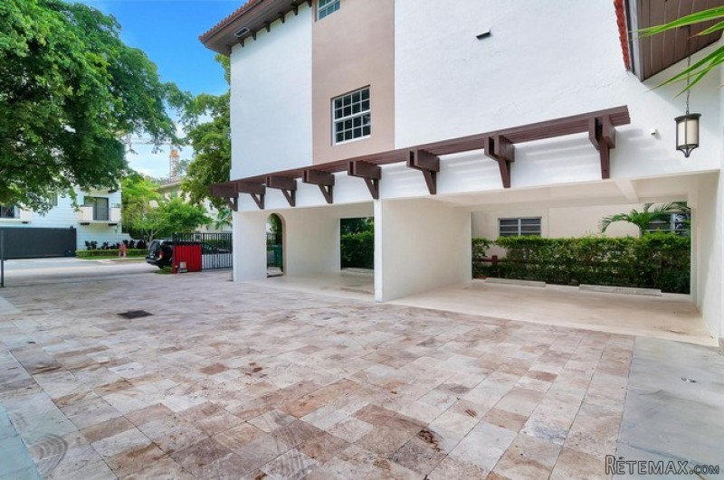 2 bedroom Flat For Sale: 307 Majorca Av.. - 2