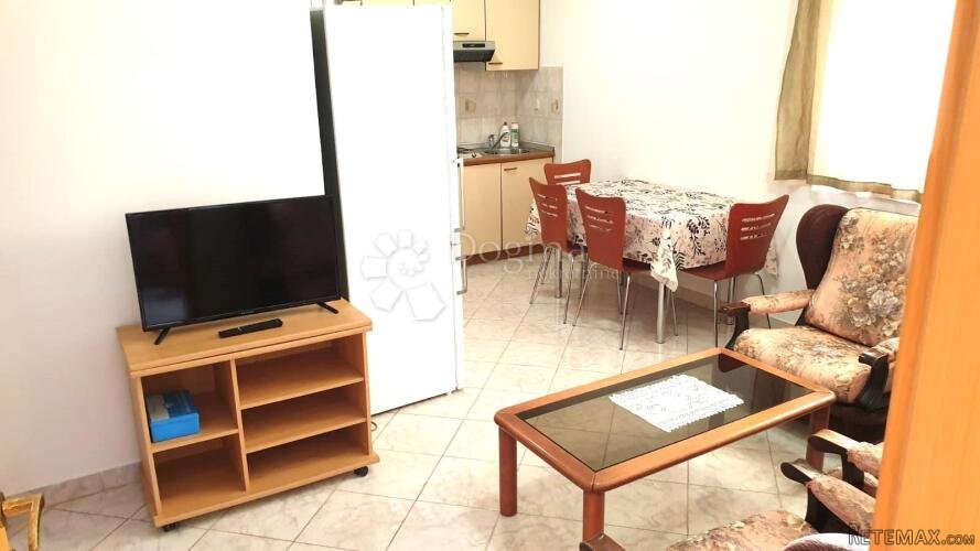 Kuća sa 4 stana i 700 m2 okućnice