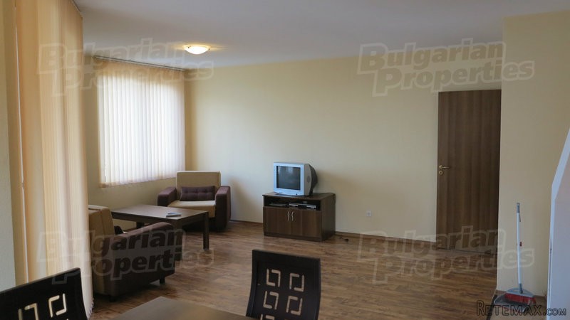 Stylishly Furnished Apartment Near The.. - 2
