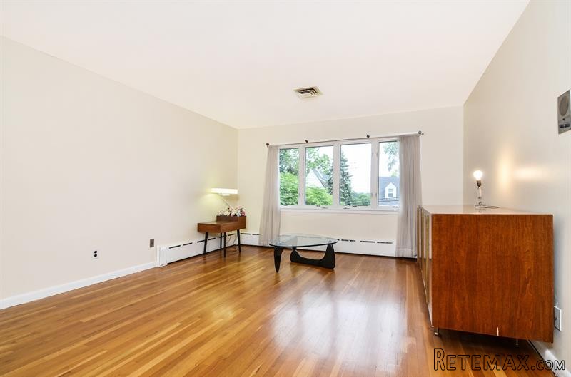 3 bedroom House For Sale: 196 Lee.. - 2