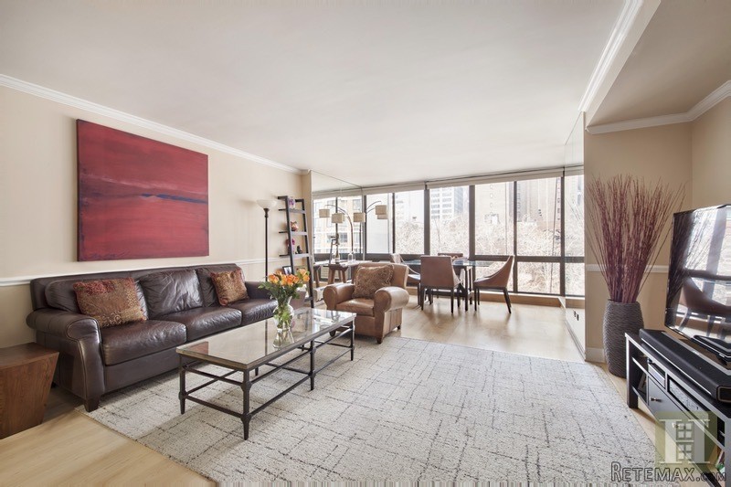 2 bedroom Apartment For Sale: 303 EAST..