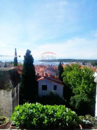 ČERVAR-stan s terasom i pogledom na more