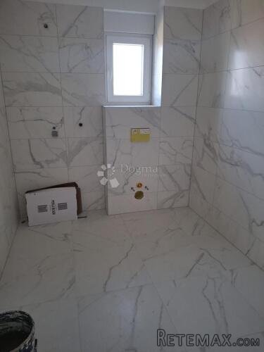 Apartman u kvalitetnoj novogradnji u Barbatu blizu mora - 2