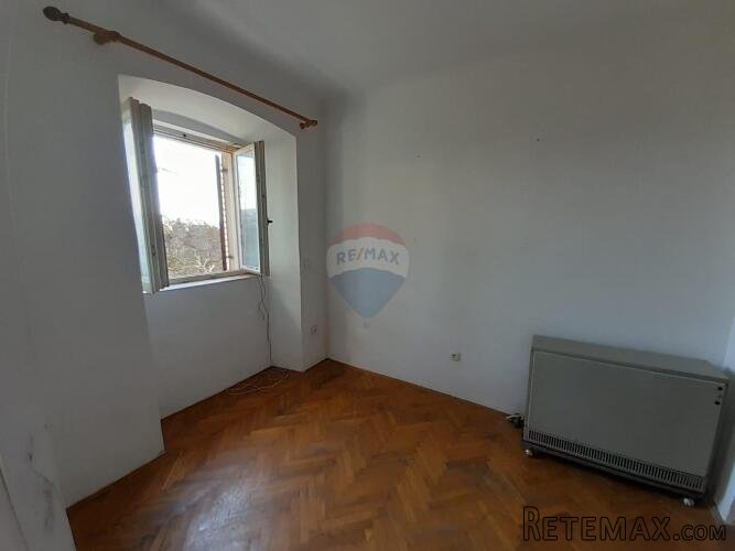 Rijeka, centar - etaža za adaptaciju s okućnicom - 3